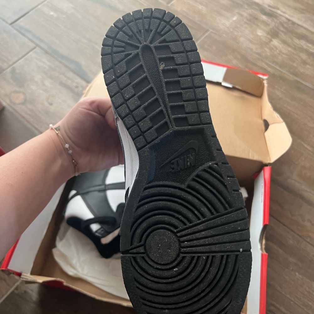 Panda Nike Dunks - Picture 2 of 5